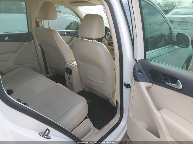 44858110 :رقم المزاد ، WVGAV7AX3BW502202 vin ، 2011 Volkswagen Tiguan Se مزاد بيع