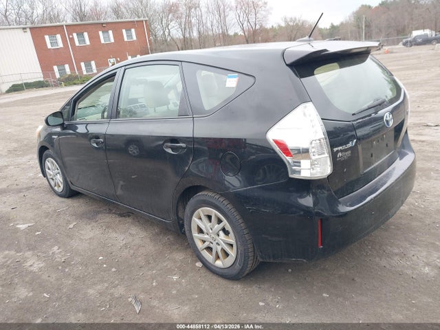2014 TOYOTA PRIUS V JTDZN3EU9E3327203 Photo 2