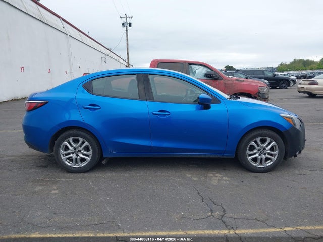 3MYDLBYV2HY157293 Toyota YARIS IA