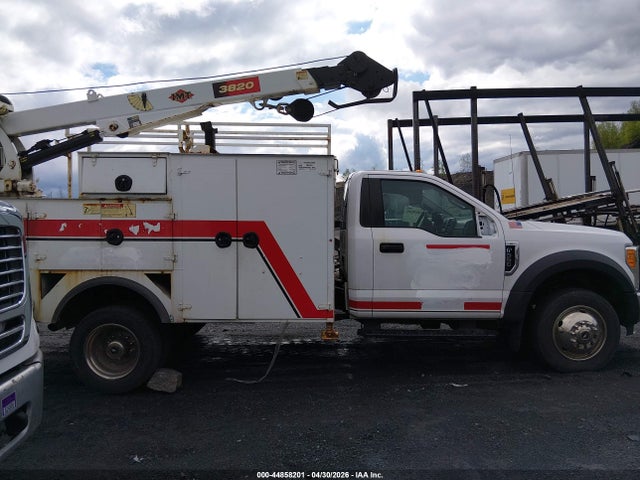 44858201 :رقم المزاد ، 1FDUF5GY2HED21489 vin ، 2017 Ford F-550 Chassis Xl مزاد بيع