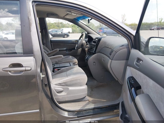 Auction sale of the 2004 Toyota Sienna Ce, vin: 5TDZA23C44S028523, lot number: 44858203