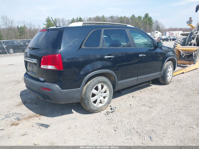 2011 KIA SORENTO 5XYKT4A11BG081036 Photo 3