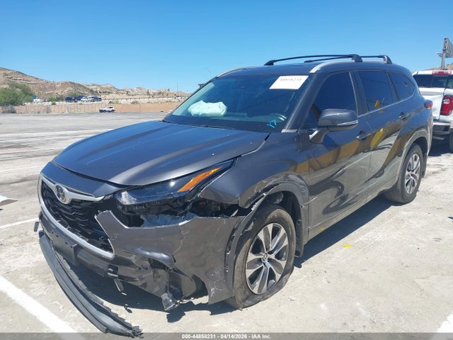 Toyota Highlander Xle 2023 5TDKDRAH8PS005248 Image 2