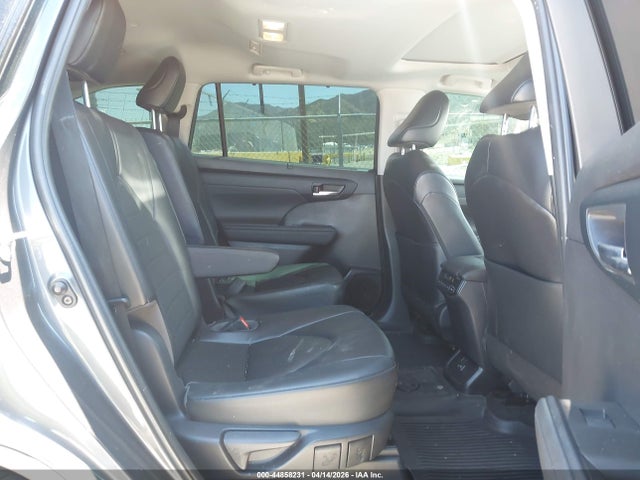 Toyota Highlander Xle 2023 5TDKDRAH8PS005248 Image 8