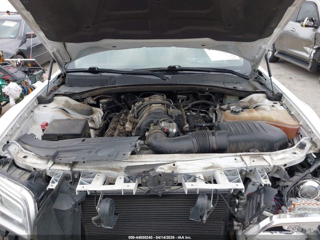 44858240 :رقم المزاد ، 2C3CA6CT8BH580751 vin ، 2011 Chrysler 300c مزاد بيع
