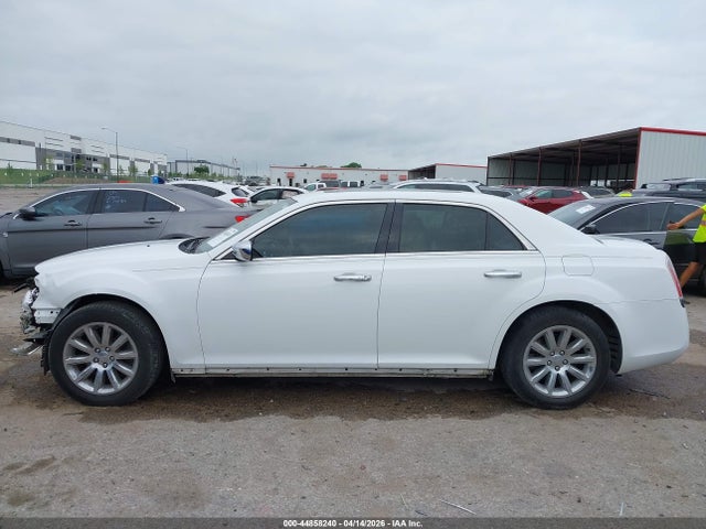 44858240 :رقم المزاد ، 2C3CA6CT8BH580751 vin ، 2011 Chrysler 300c مزاد بيع