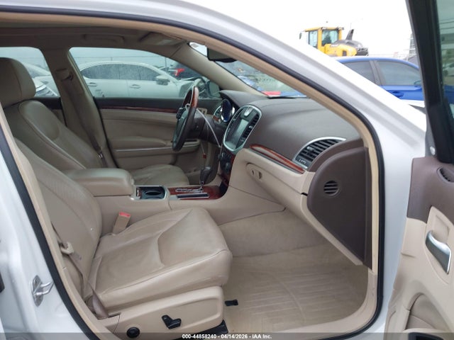44858240 :رقم المزاد ، 2C3CA6CT8BH580751 vin ، 2011 Chrysler 300c مزاد بيع
