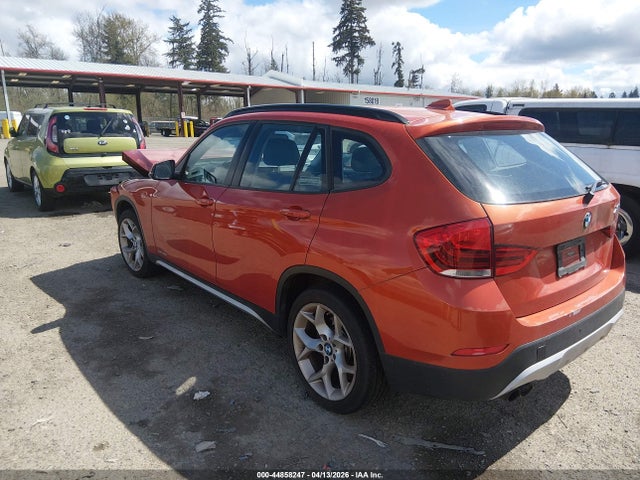 2013 BMW X1 WBAVM1C52DVW42846 Photo 2
