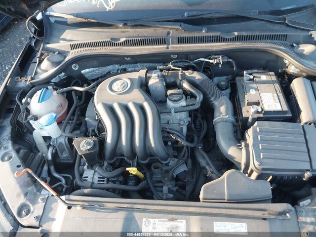 2014 Volkswagen Jetta 2.0l S მანქანა იყიდება აუქციონზე, vin: 3VW2K7AJ7EM398814, აუქციონის ნომერი: 44858323