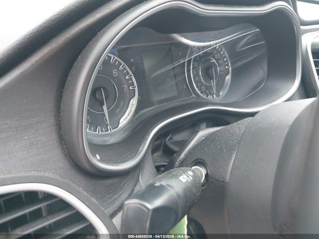 44858338 :رقم المزاد ، 1C3CCCAB6FN641823 vin ، 2015 Chrysler 200 Limited مزاد بيع