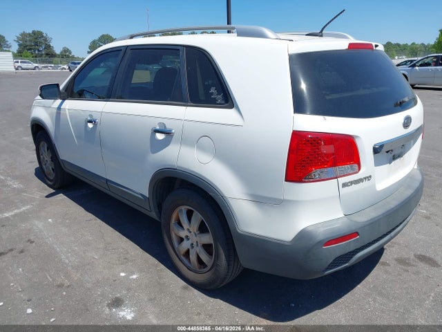 2011 KIA SORENTO 5XYKT4A14BG013412 Photo 2