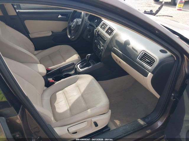 44858387 :رقم المزاد ، 3VWD07AJXEM232284 vin ، 2014 Volkswagen Jetta 1.8t Se مزاد بيع