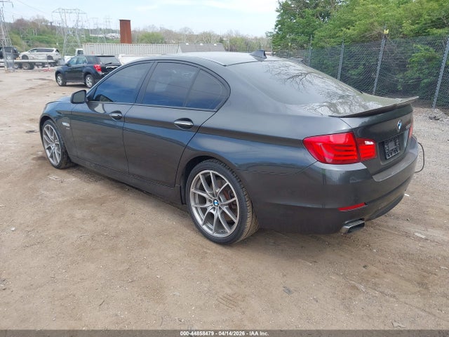 2011 BMW 550I WBAFU9C57BC785528 Photo 2