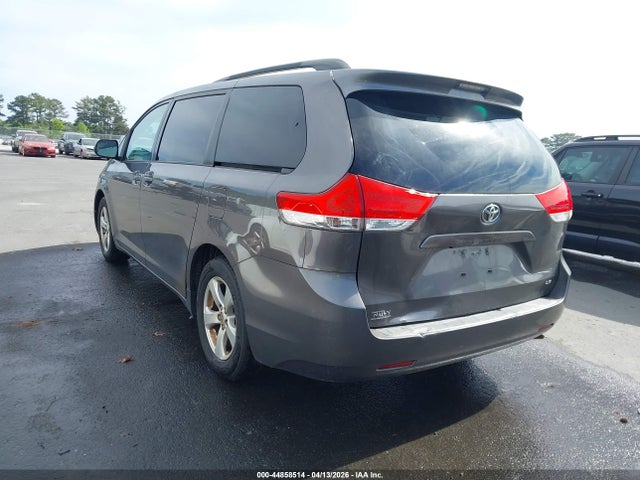 2014 TOYOTA SIENNA 5TDKK3DC0ES445223 Photo 2
