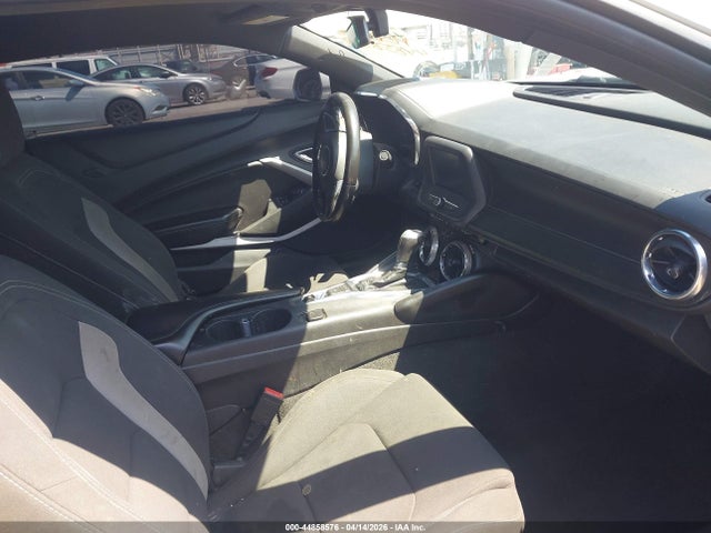 2016 CHEVROLET CAMARO 1G1FB1RX8G0182835 Photo 4