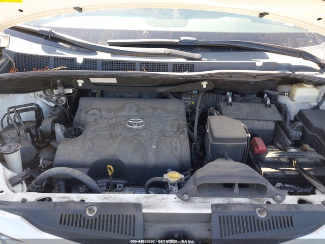 5TDYK3DC7FS625164 Toyota Sienna Limited 7 Passenger