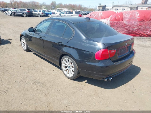 2011 BMW 328I WBAPK5C53BA657771 Photo 2