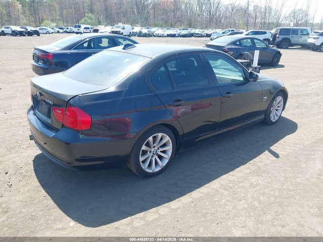 2011 BMW 328I WBAPK5C53BA657771 Photo 3