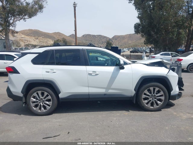 2T3C1RFV4PW299922 Toyota Rav4 Xle Premium