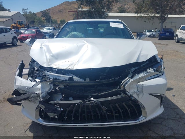 Продажа на аукционе авто 2022 Lexus Es 300h, vin: 58ADA1C13NU025410, номер лота: 44858766