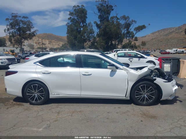 Продажа на аукционе авто 2022 Lexus Es 300h, vin: 58ADA1C13NU025410, номер лота: 44858766