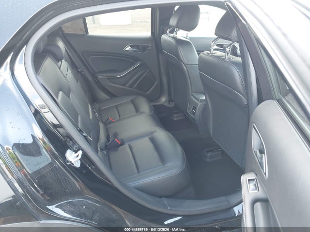 44858769 :رقم المزاد ، WDCTG4GB7JJ454033 vin ، 2018 Mercedes-benz Gla 250 4matic مزاد بيع