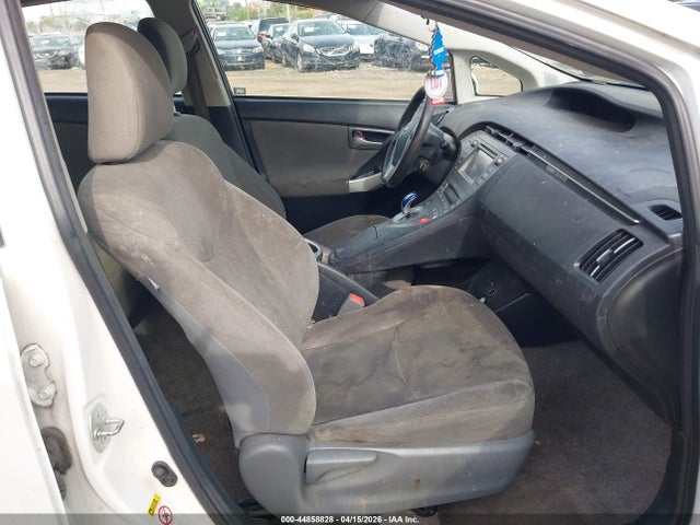Toyota Prius Two 2014 JTDKN3DU9E0387261 Image 5
