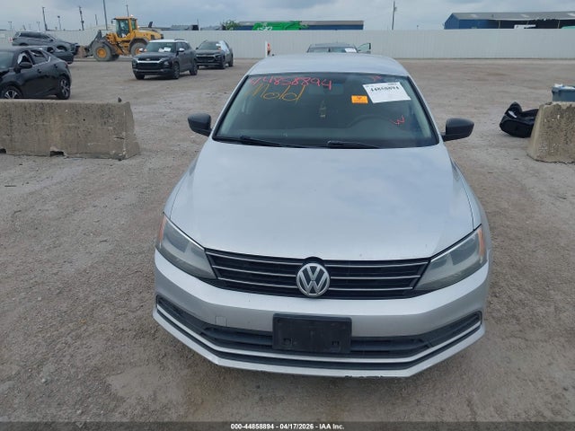 2015 Volkswagen Jetta 1.8t Se მანქანა იყიდება აუქციონზე, vin: 3VWD17AJ9FM229729, აუქციონის ნომერი: 44858894
