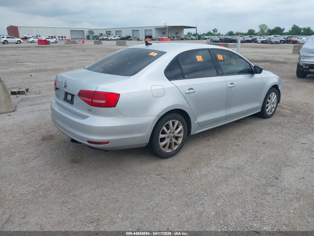 2015 Volkswagen Jetta 1.8t Se მანქანა იყიდება აუქციონზე, vin: 3VWD17AJ9FM229729, აუქციონის ნომერი: 44858894