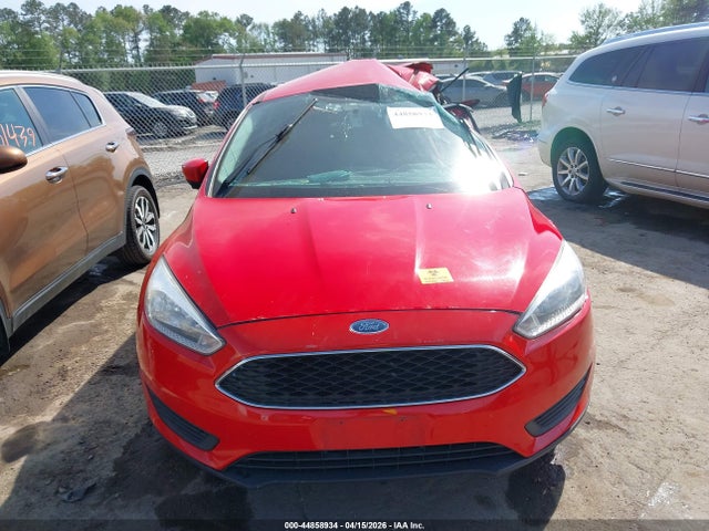 1FADP3K21GL235485 Ford FOCUS SE