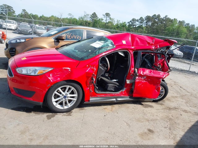 1FADP3K21GL235485 Ford FOCUS SE