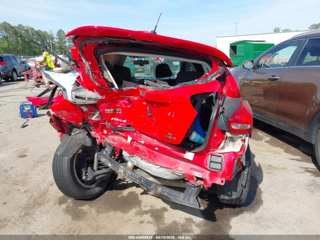 1FADP3K21GL235485 Ford FOCUS SE