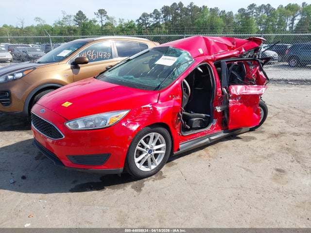 1FADP3K21GL235485 Ford FOCUS SE