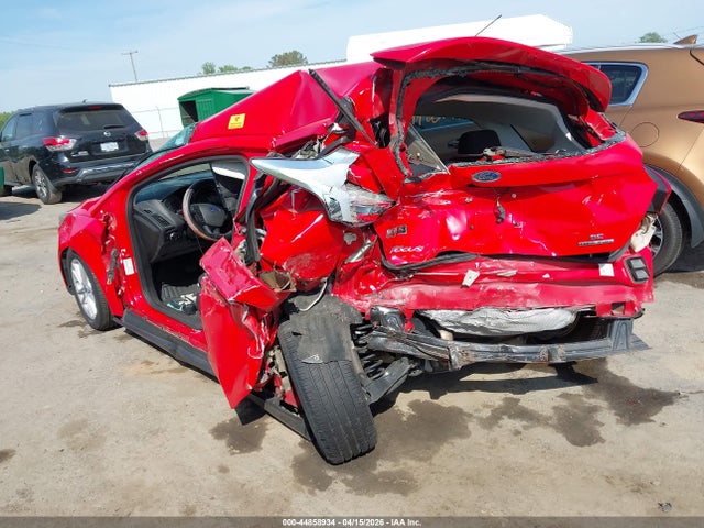 1FADP3K21GL235485 Ford FOCUS SE