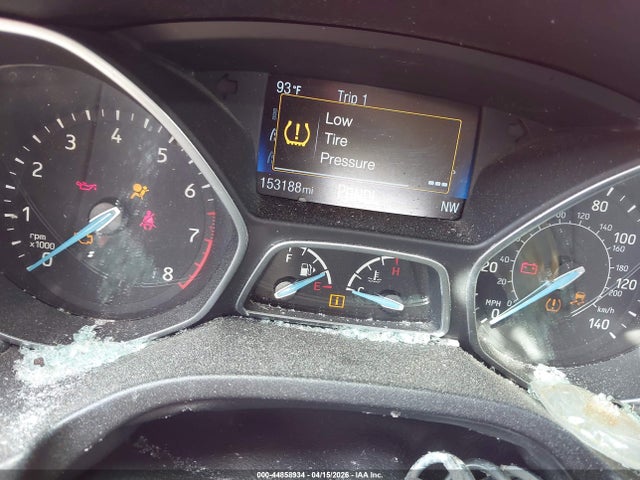 1FADP3K21GL235485 Ford FOCUS SE