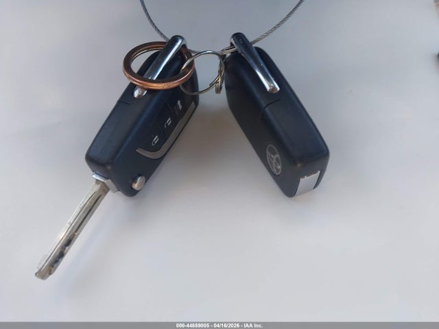 4T1B11HK8JU133869 Toyota CAMRY SE