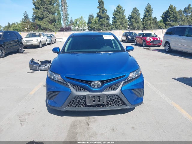 4T1B11HK8JU133869 Toyota CAMRY SE