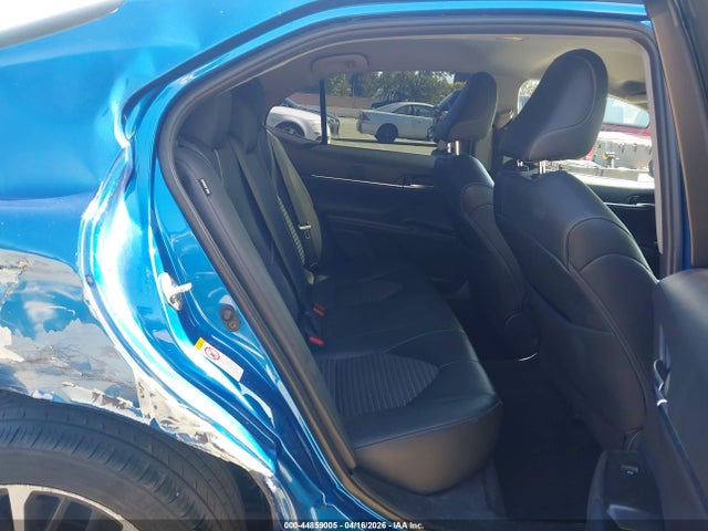 4T1B11HK8JU133869 Toyota CAMRY SE