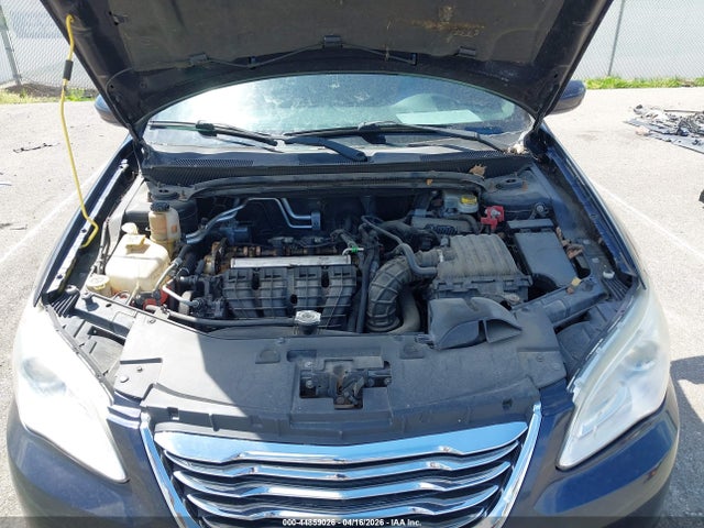 2011 Chrysler 200 Touring მანქანა იყიდება აუქციონზე, vin: 1C3BC1FB7BN579609, აუქციონის ნომერი: 44859026