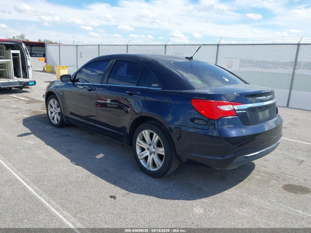 2011 Chrysler 200 Touring მანქანა იყიდება აუქციონზე, vin: 1C3BC1FB7BN579609, აუქციონის ნომერი: 44859026