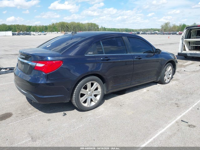 2011 Chrysler 200 Touring მანქანა იყიდება აუქციონზე, vin: 1C3BC1FB7BN579609, აუქციონის ნომერი: 44859026