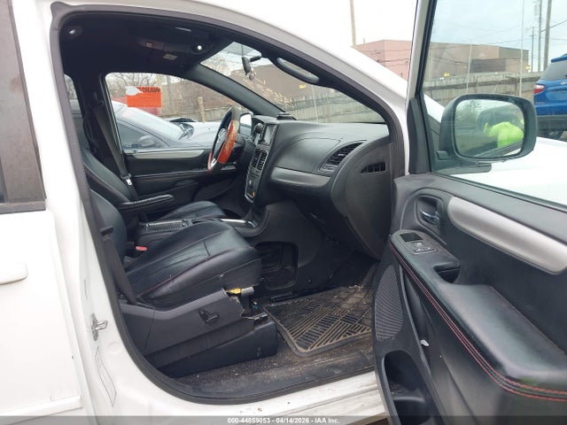 Продаж на аукціоні авто 2015 Dodge Grand Caravan R/t, vin: 2C4RDGEG0FR555670, номер лоту: 44859053