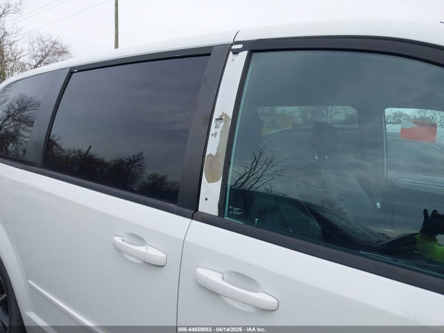 Продаж на аукціоні авто 2015 Dodge Grand Caravan R/t, vin: 2C4RDGEG0FR555670, номер лоту: 44859053