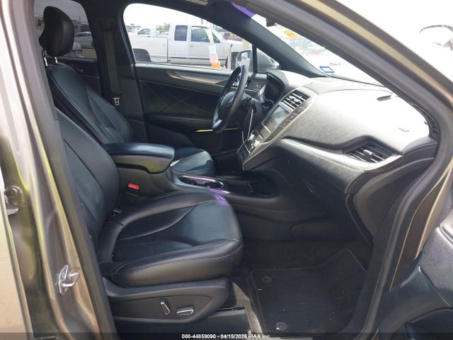 44859090 :رقم المزاد ، 5LMCJ1C96HUL69551 vin ، 2017 Lincoln Mkc Premiere مزاد بيع
