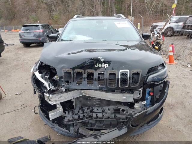 44859152 :رقم المزاد ، 1C4PJMCB4KD316030 vin ، 2019 Jeep Cherokee Latitude 4x4 مزاد بيع