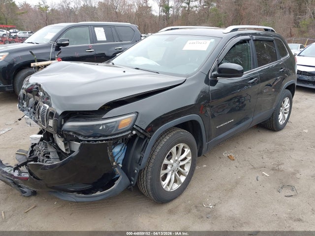 44859152 :رقم المزاد ، 1C4PJMCB4KD316030 vin ، 2019 Jeep Cherokee Latitude 4x4 مزاد بيع