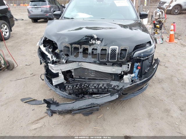 44859152 :رقم المزاد ، 1C4PJMCB4KD316030 vin ، 2019 Jeep Cherokee Latitude 4x4 مزاد بيع