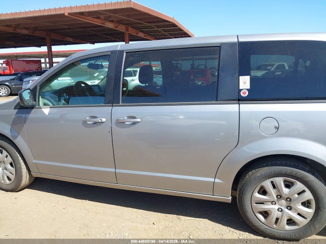 2C4RDGBG7JR165999 Dodge Grand Caravan Se