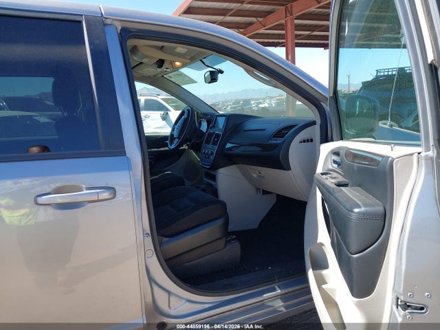2C4RDGBG7JR165999 Dodge Grand Caravan Se