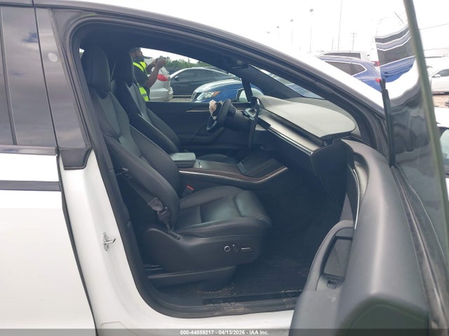 2022 Tesla Model X Dual Motor All-wheel Drive მანქანა იყიდება აუქციონზე, vin: 7SAXCAE55NF350848, აუქციონის ნომერი: 44859217